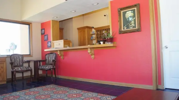 Holiday Lodge & Suites Main image