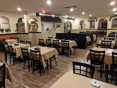 Italian near Holiday Lodge & Suites